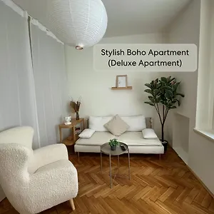 Urban Retreat I Modern Boho In Lovely Letna District - 10 Minutes From Old Town Apartment